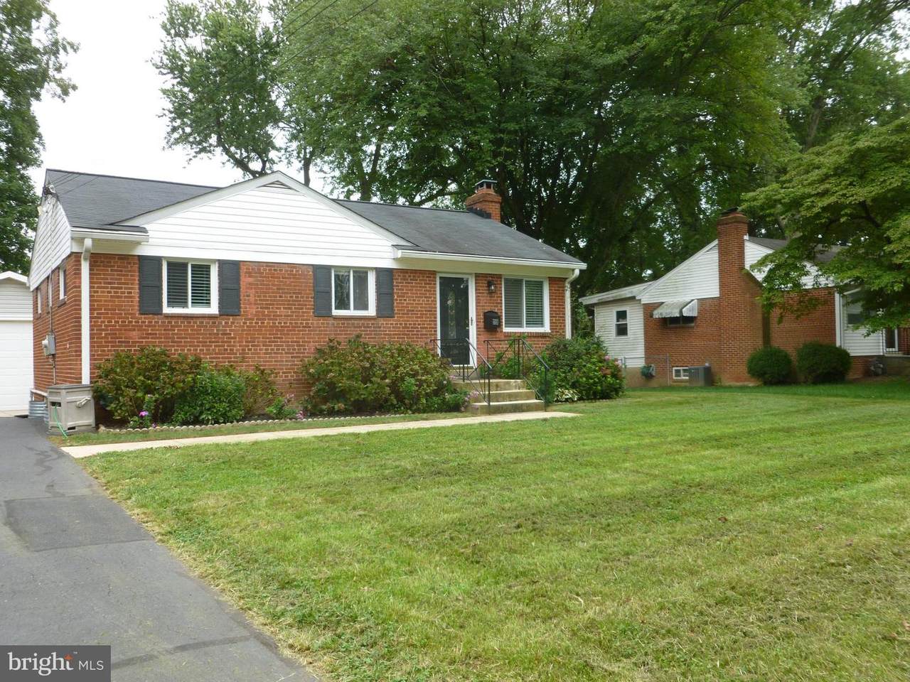 3221 Norfolk Lane - Photo 1