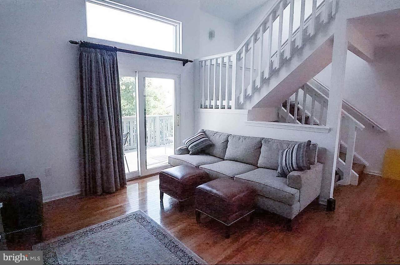 1809 Roberts Way - Photo 1