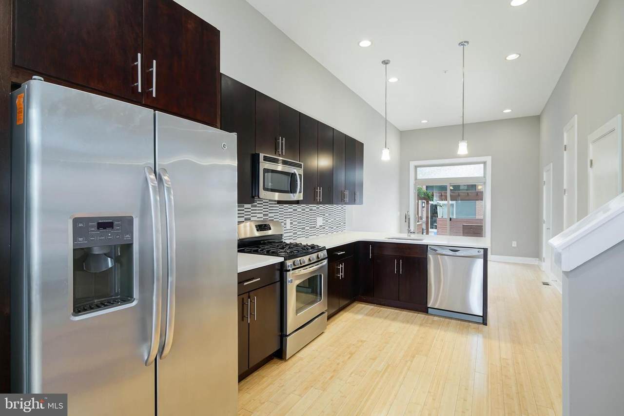 919 5TH Street - Photo 1
