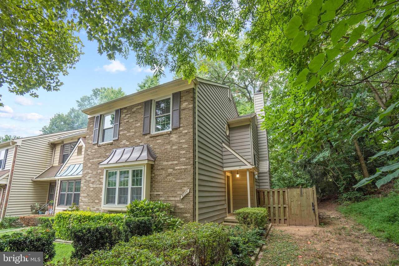6027 Scarborough Commons Lane - Photo 1