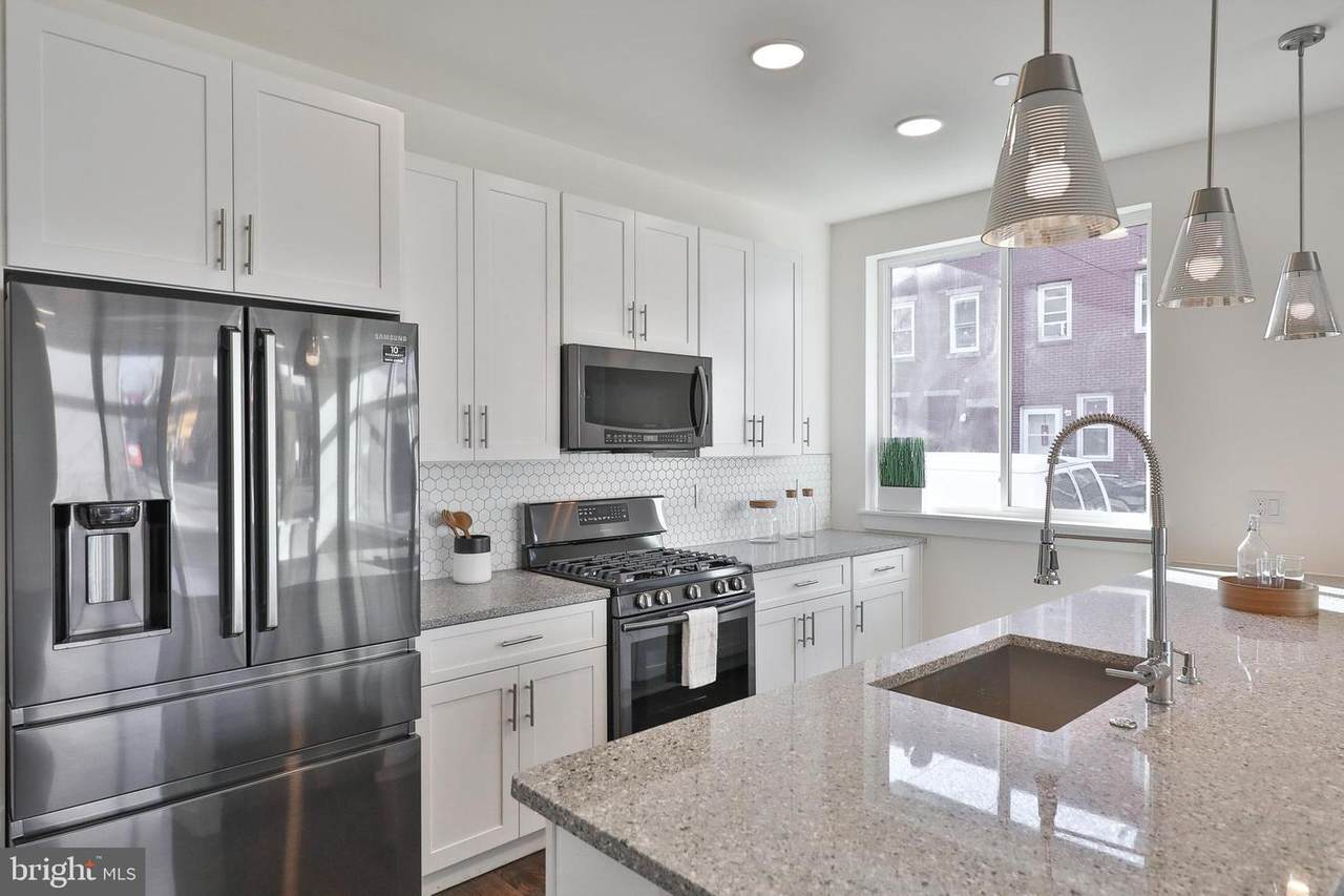 1129 Germantown Avenue - Photo 1