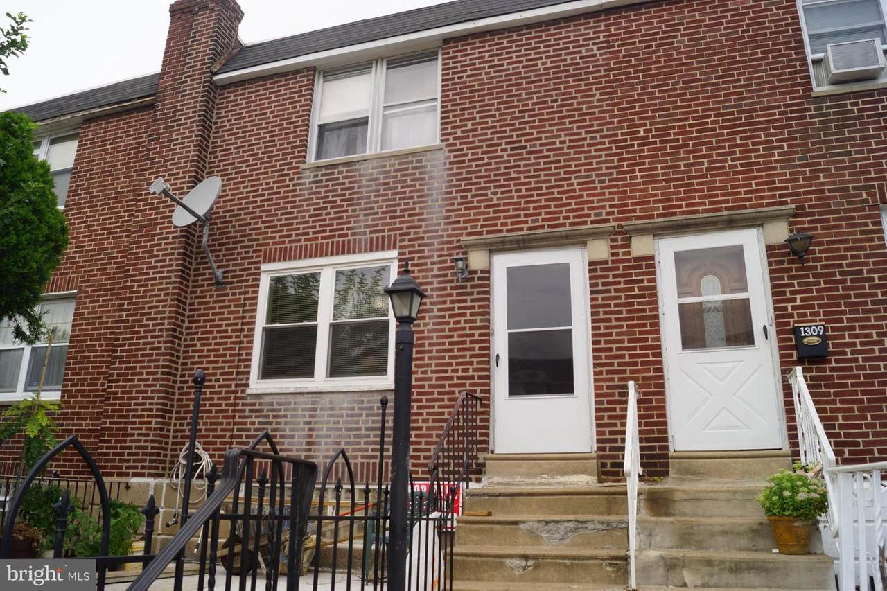 1307 Stirling Street - Photo 1