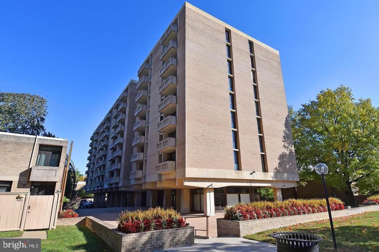 240 M Street - Photo 1