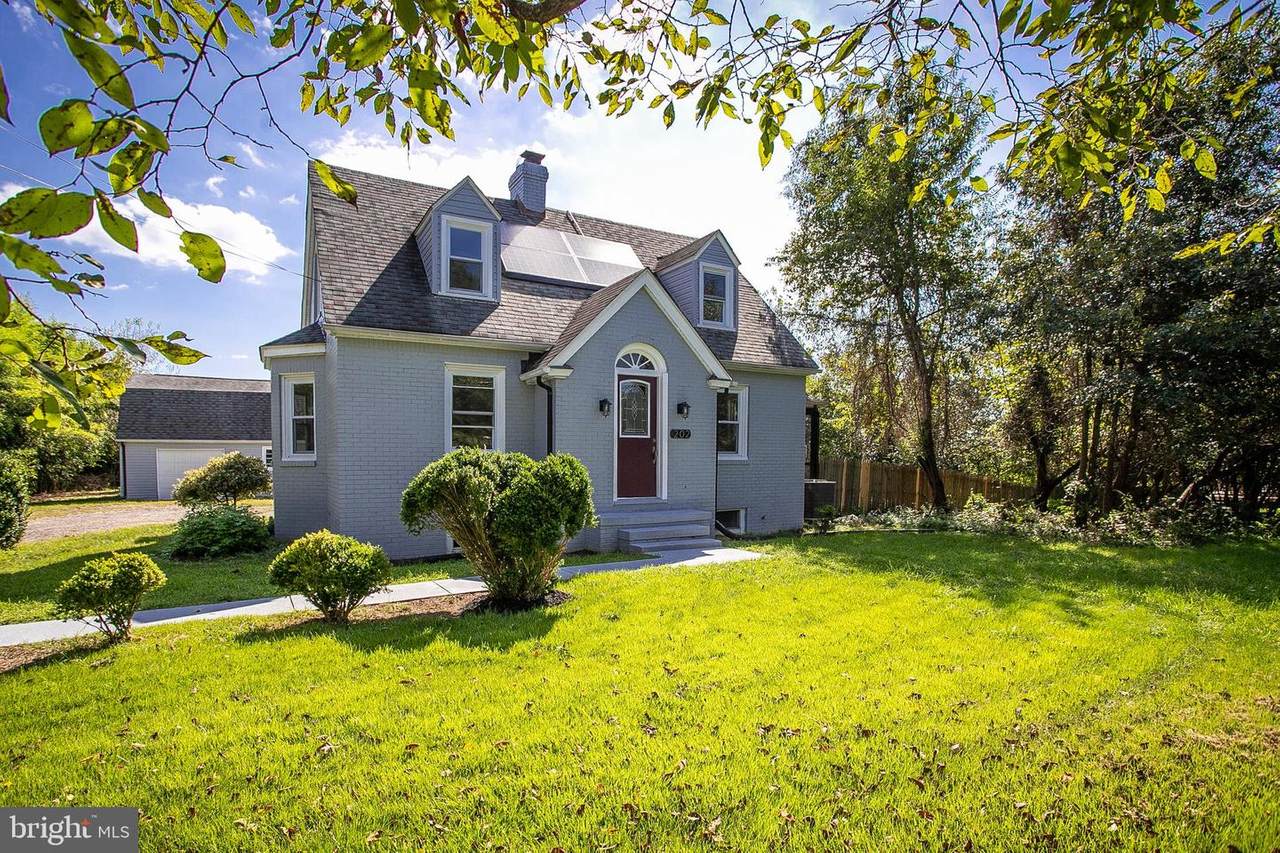 202 Oak Avenue - Photo 1