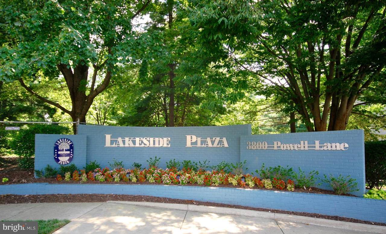 3800 Powell Lane - Photo 1