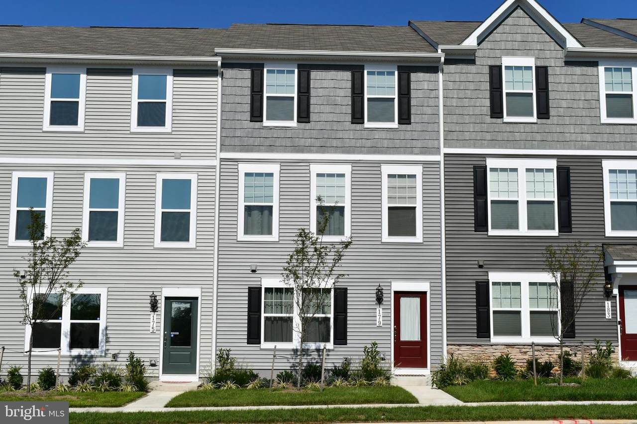 179 President Pointe Ave - Photo 1