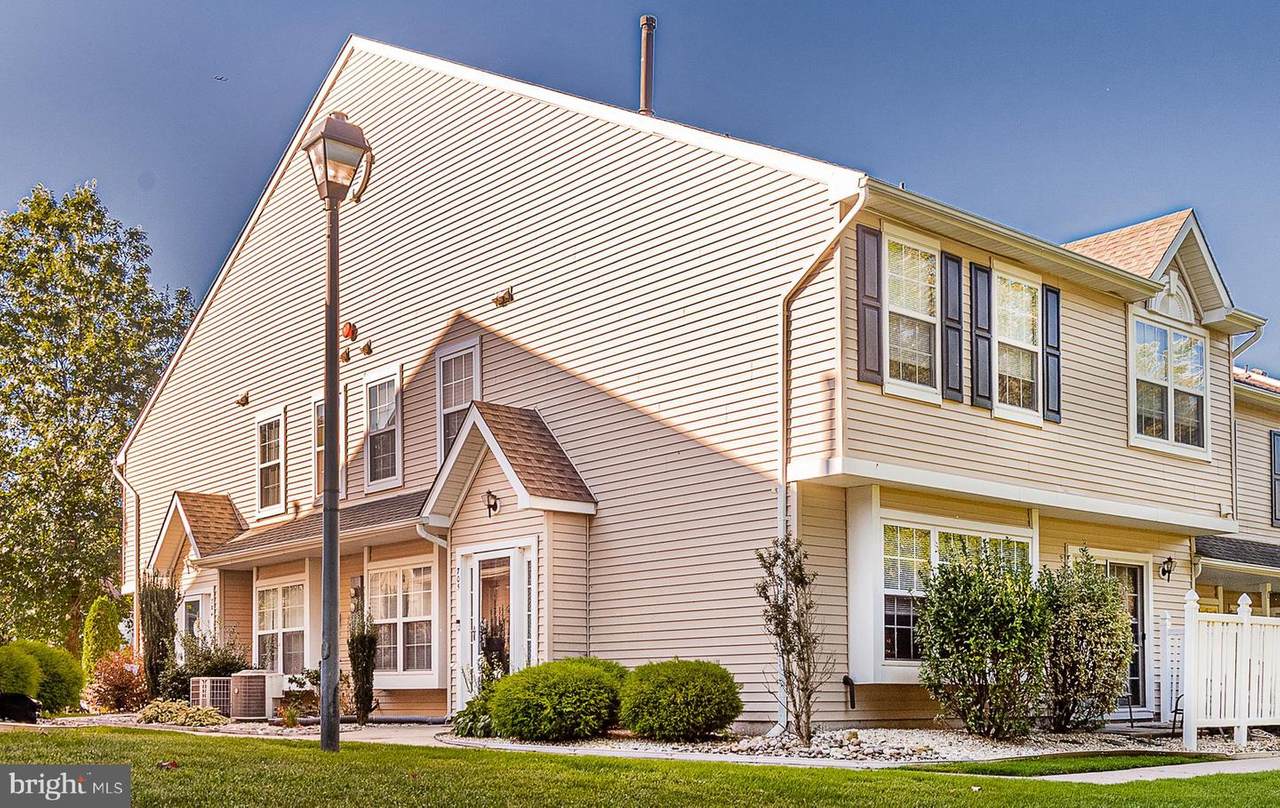 705 Tanglewood - Photo 1
