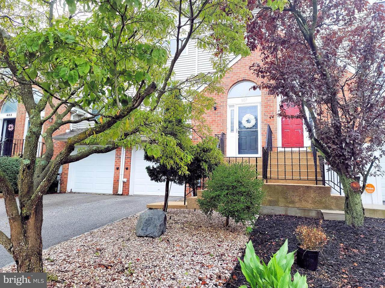 607 Benham Court - Photo 1