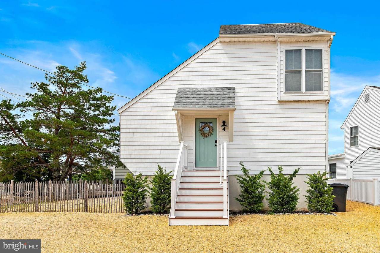 4 Peggy Lane - Photo 1