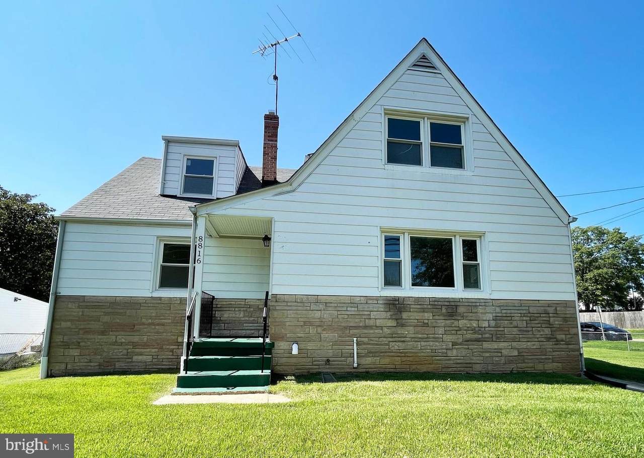 8816 62ND Avenue - Photo 1