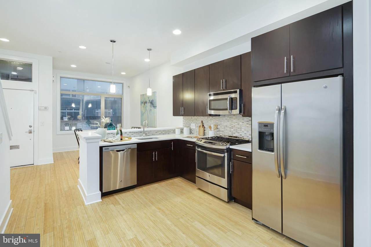 1121 Hope Street - Photo 1