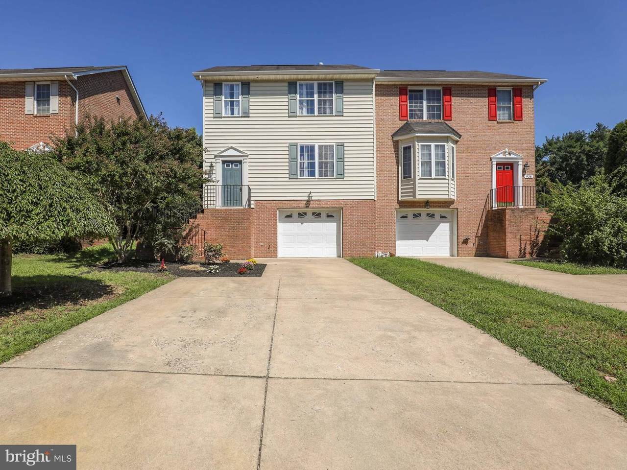 942 Beehive Way - Photo 1