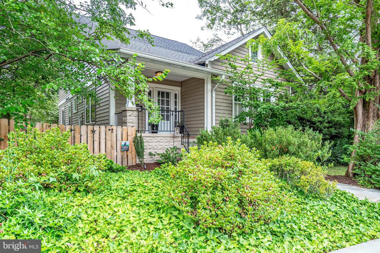 2515 Pershing Drive - Photo 1