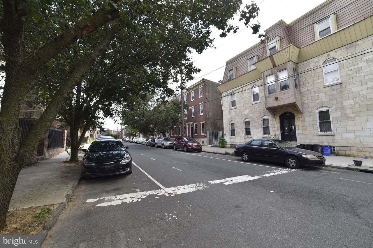 434 38TH Street - Photo 1