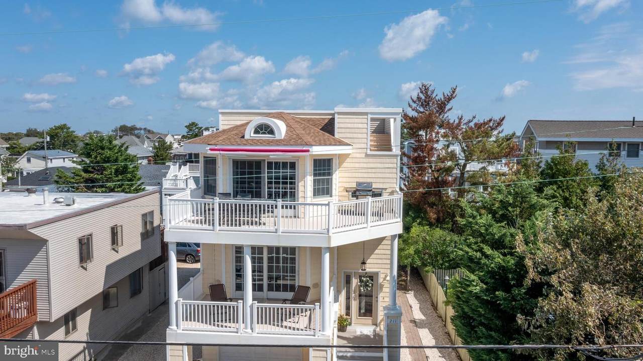 211 Liberty Avenue - Photo 1