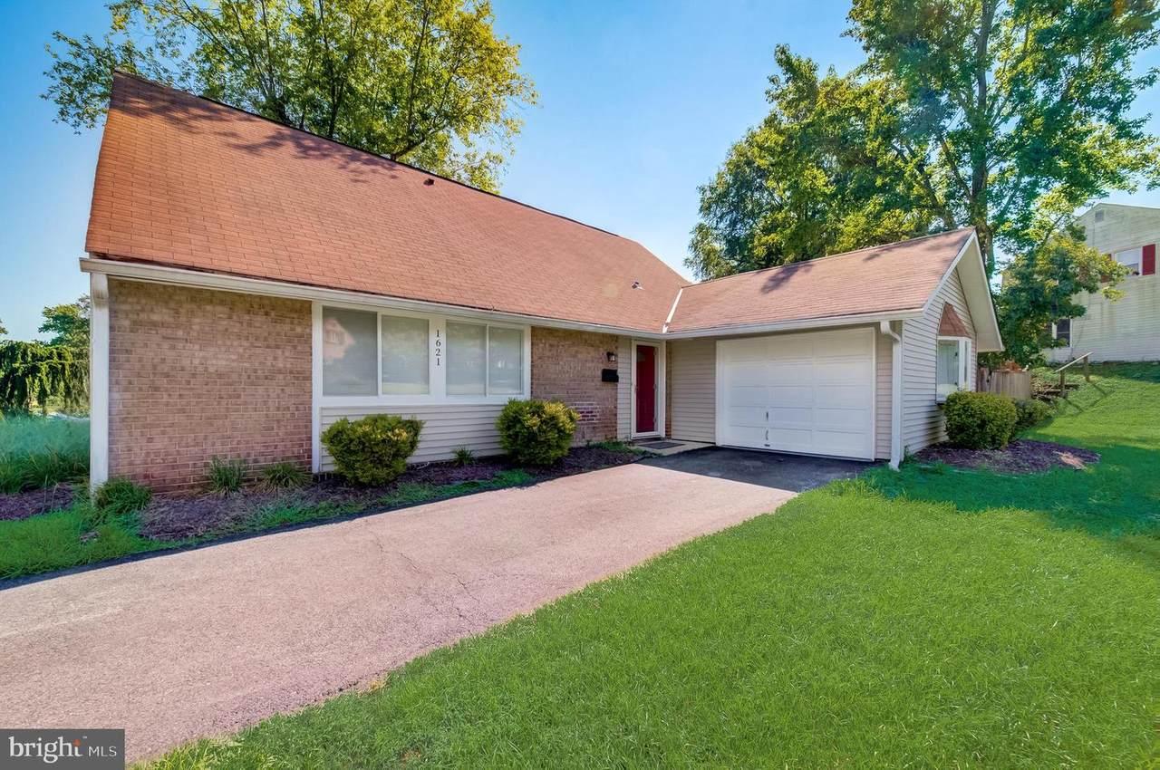 1621 Portland Lane - Photo 1