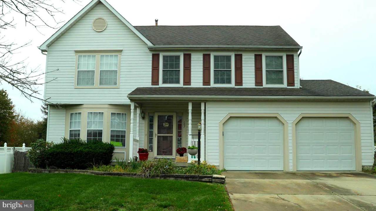 107 Kingsbridge Drive - Photo 1
