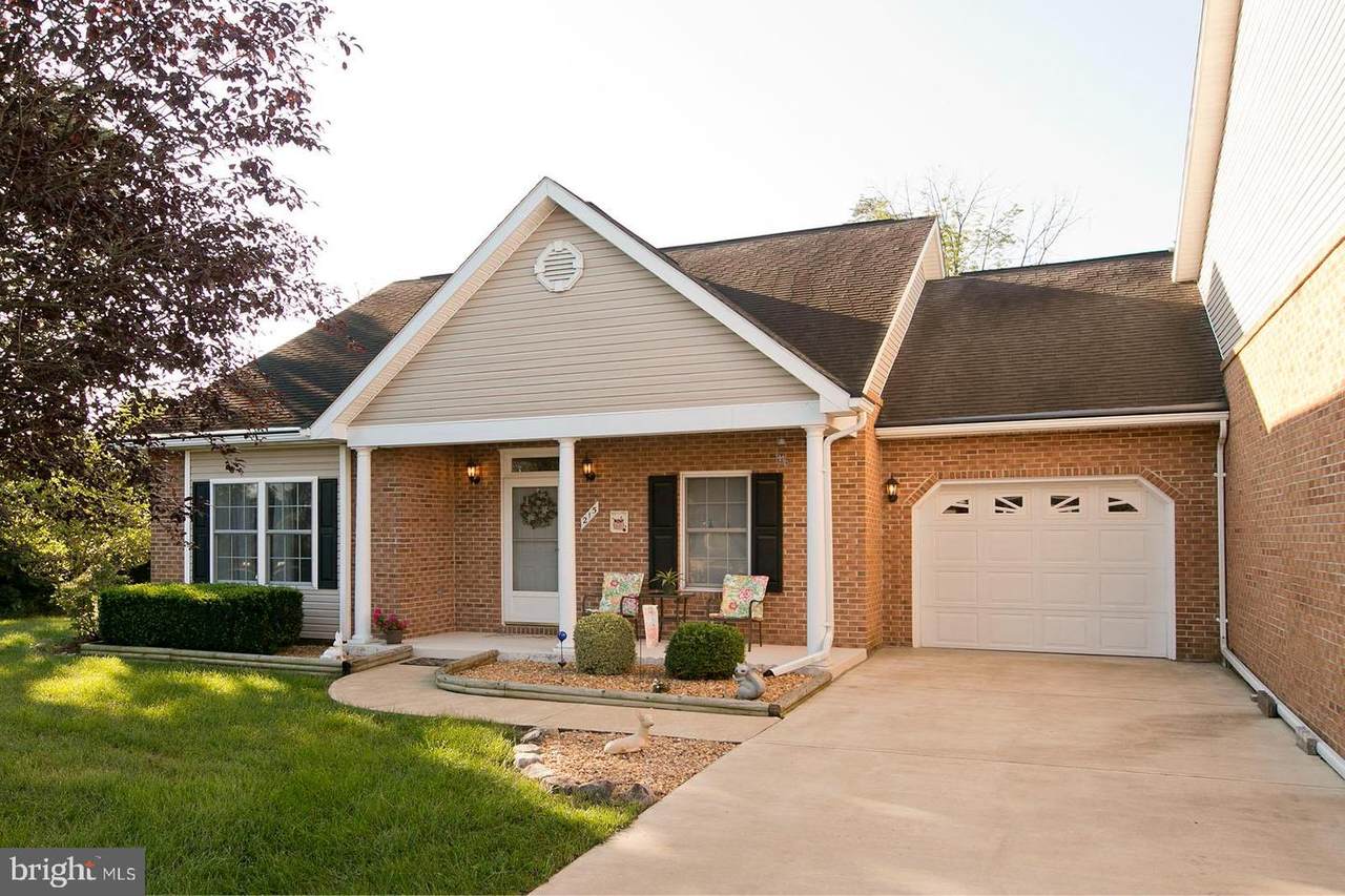 215 Lynn Drive - Photo 1