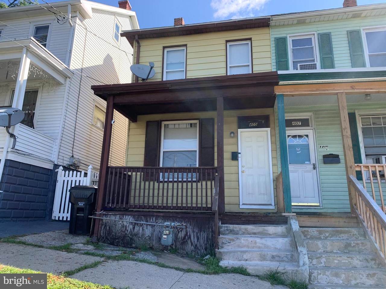 405 19TH Street - Photo 1