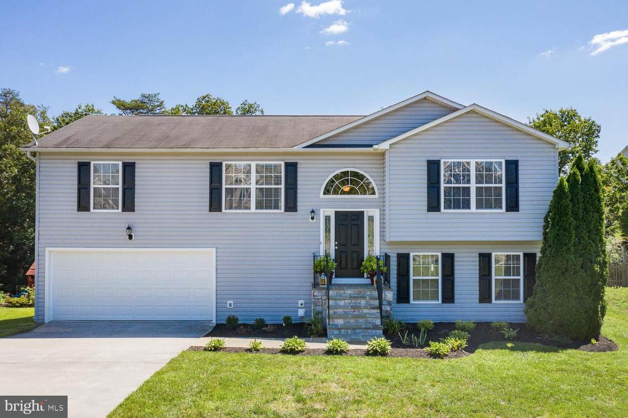 112 Foxglove Drive - Photo 1