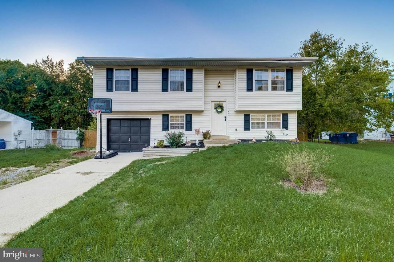 708 University Drive - Photo 1