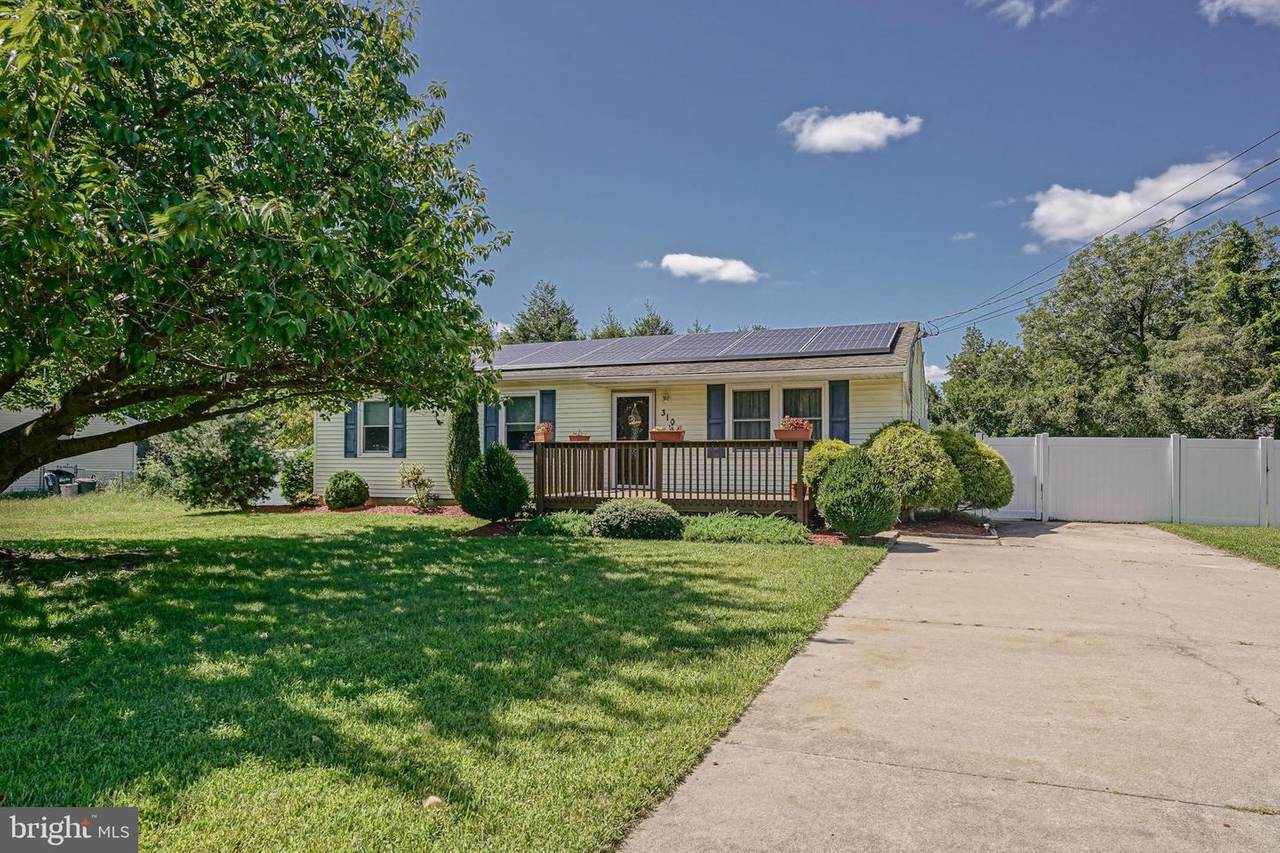 310 Laurel Street - Photo 1