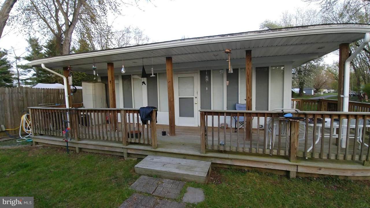 183,184 Oklawaha Lane - Photo 1