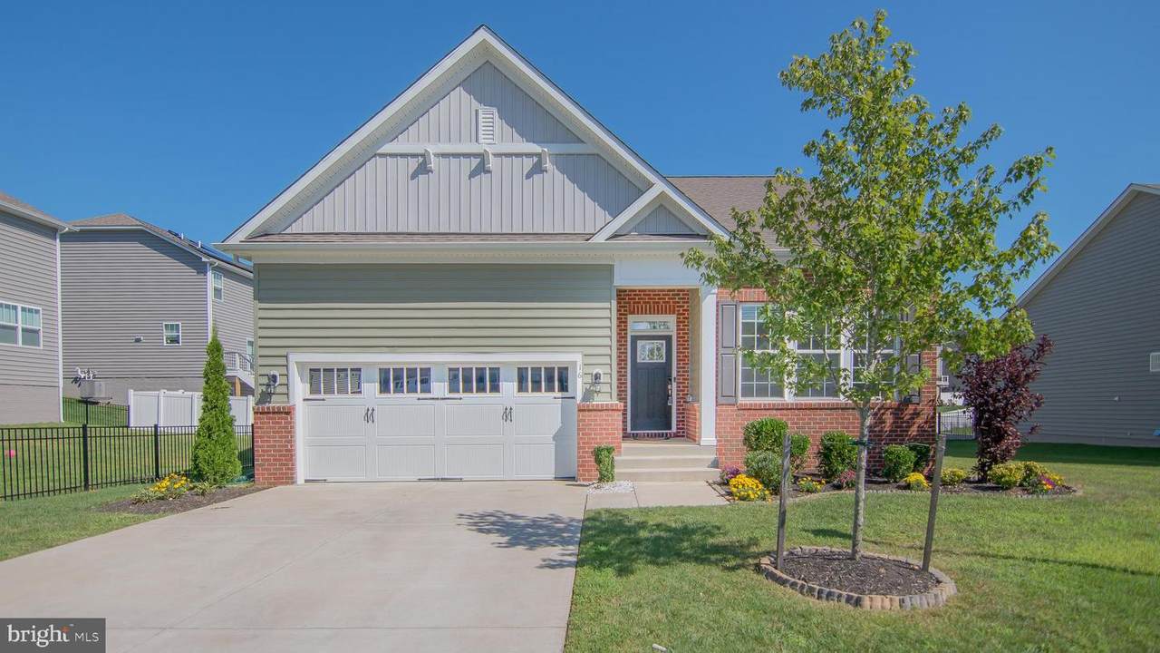 16 Hollycrest Place - Photo 1