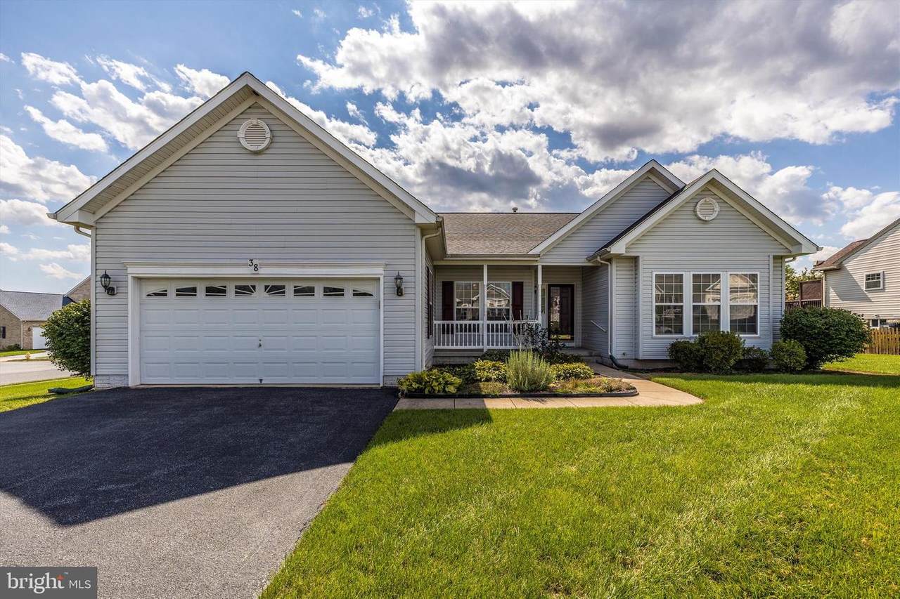 38 Sylvia Circle - Photo 1