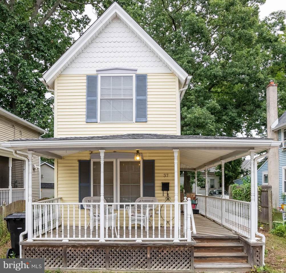 37 Oak Avenue - Photo 1