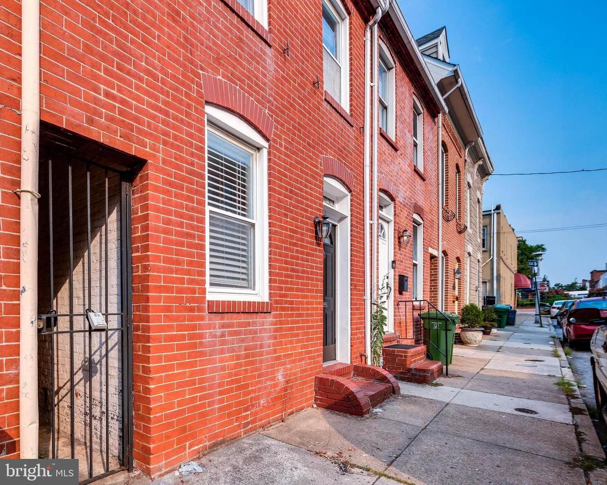1108 Curley Street - Photo 1