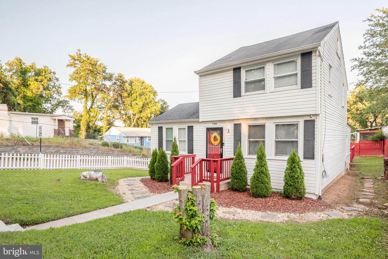 700 Mentor Avenue - Photo 1