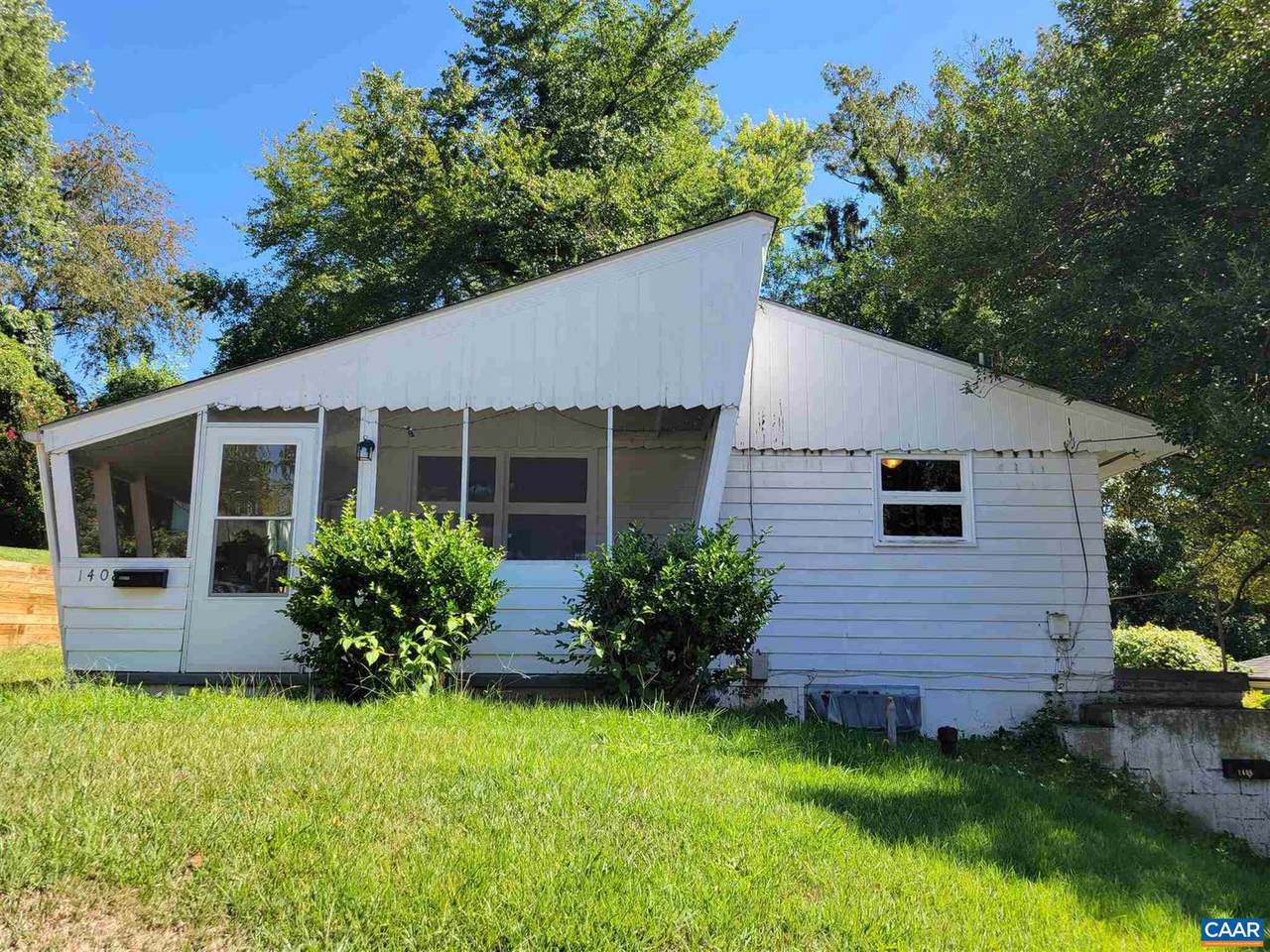 1408 Baker St - Photo 1