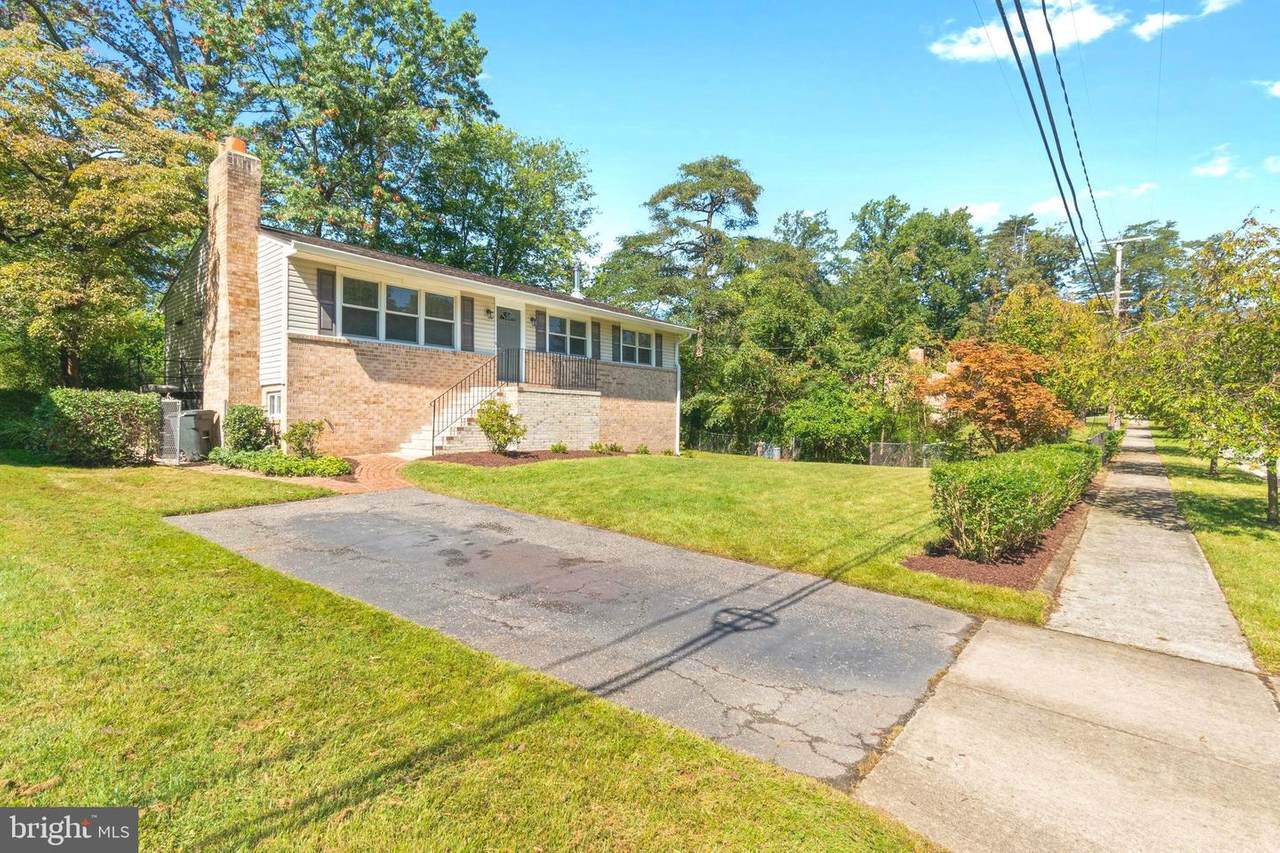 15902 Sherwood Avenue - Photo 1