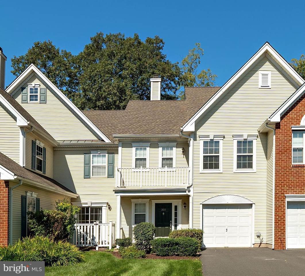 303 Kentshire Court - Photo 1