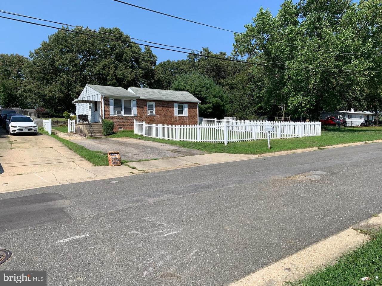 4652 Lamar - Photo 1