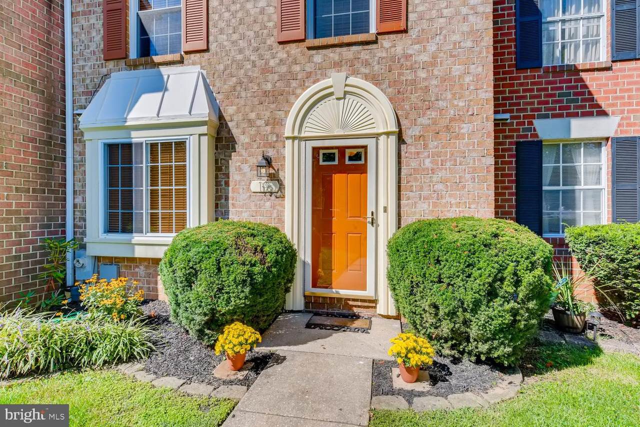 19 Wooden Court Way - Photo 1