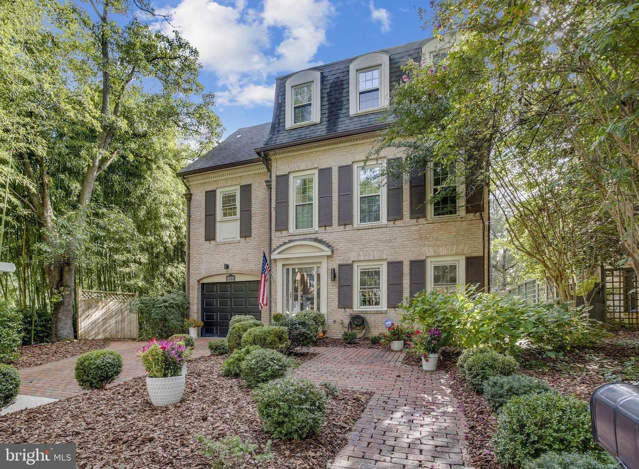 5300 Sherier Place - Photo 1