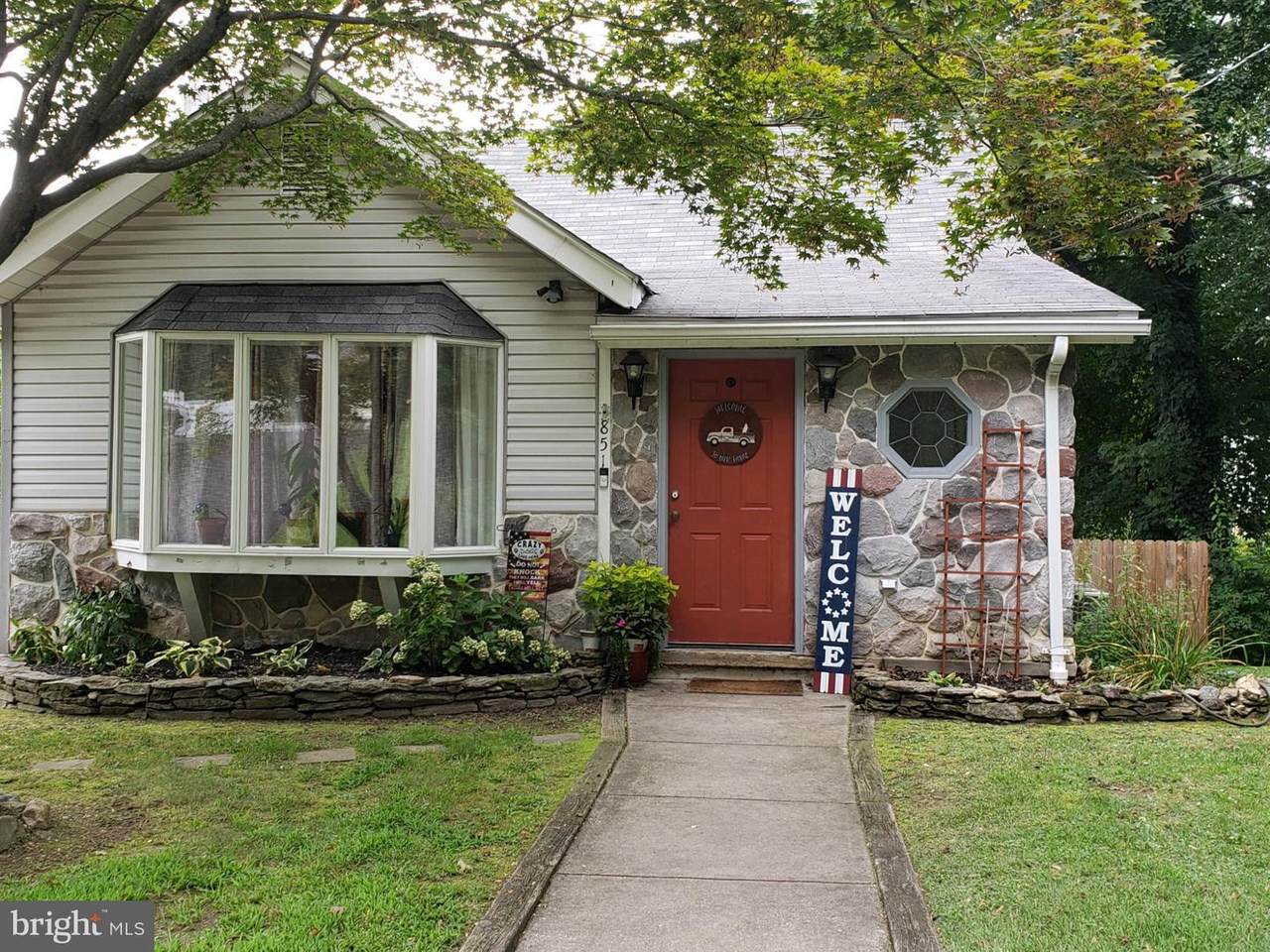 851 Park Avenue - Photo 1