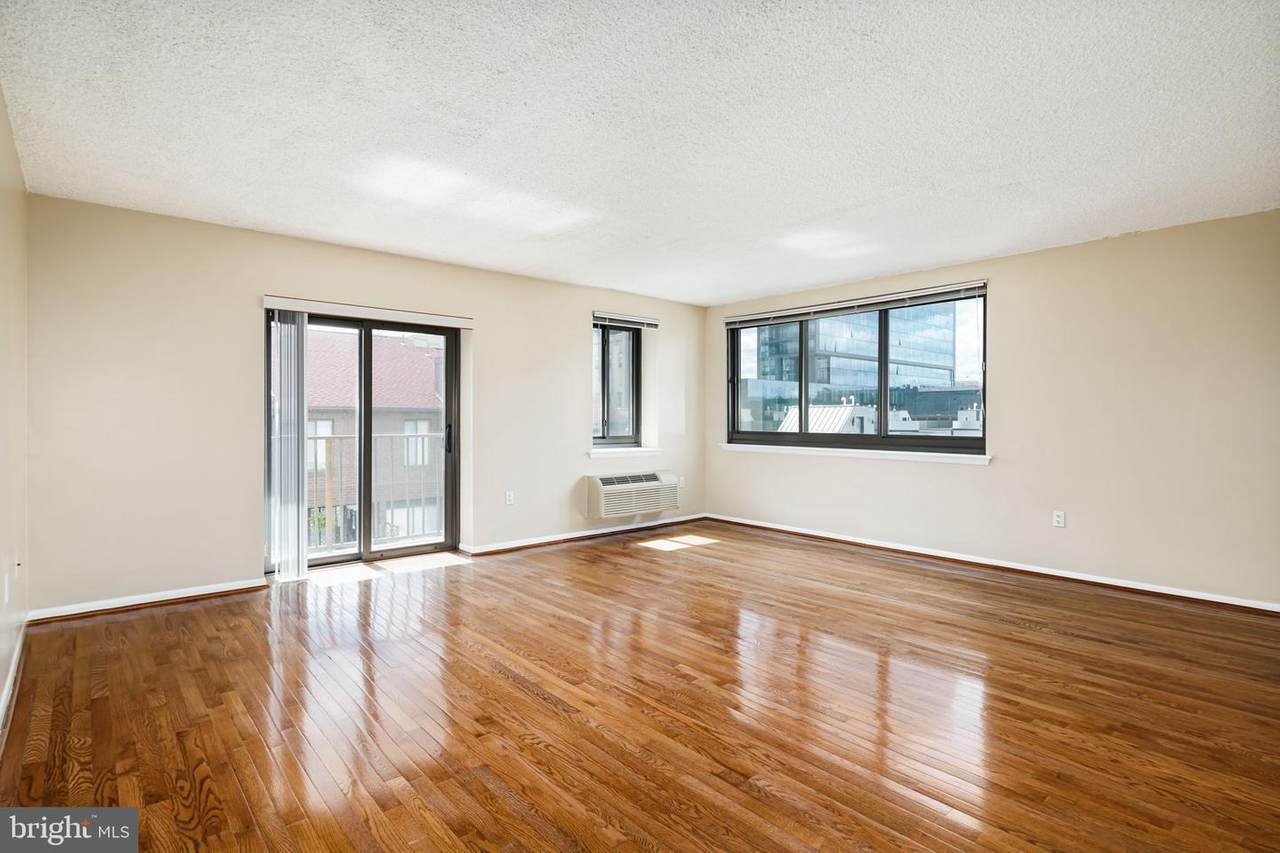 2201 Cherry Street - Photo 1