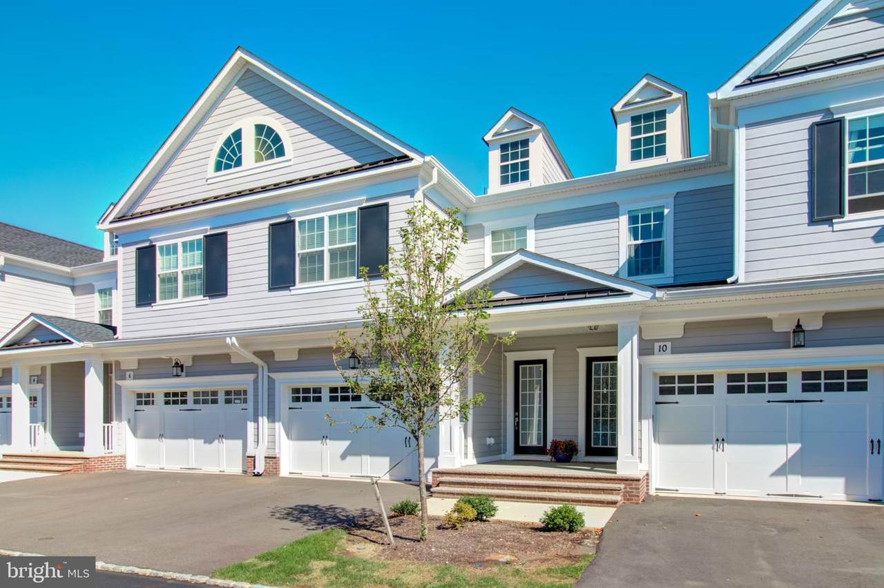8 Lafayette Way - Photo 1