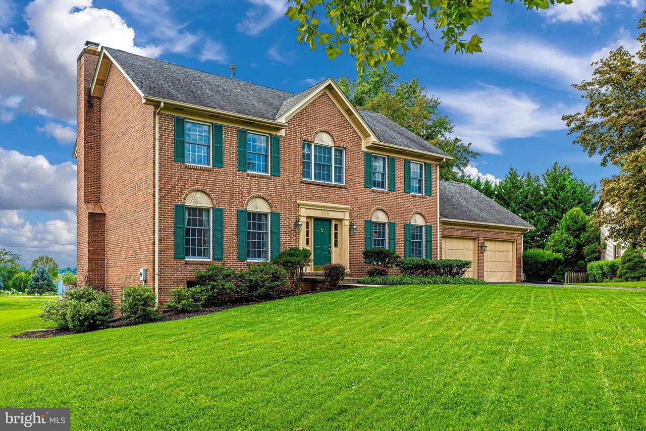 205 Tanglewood Court - Photo 1