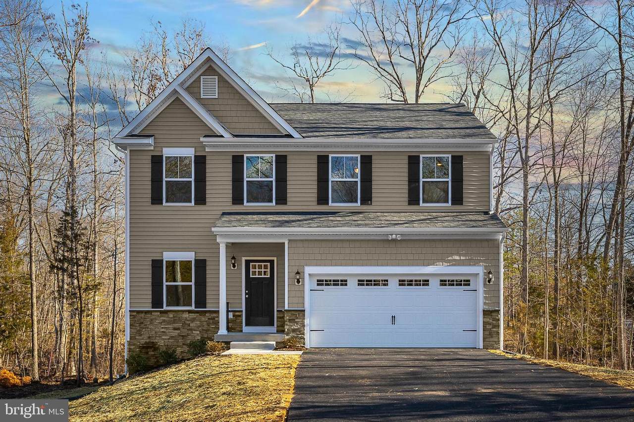 415 Lakeview Parkway - Photo 1