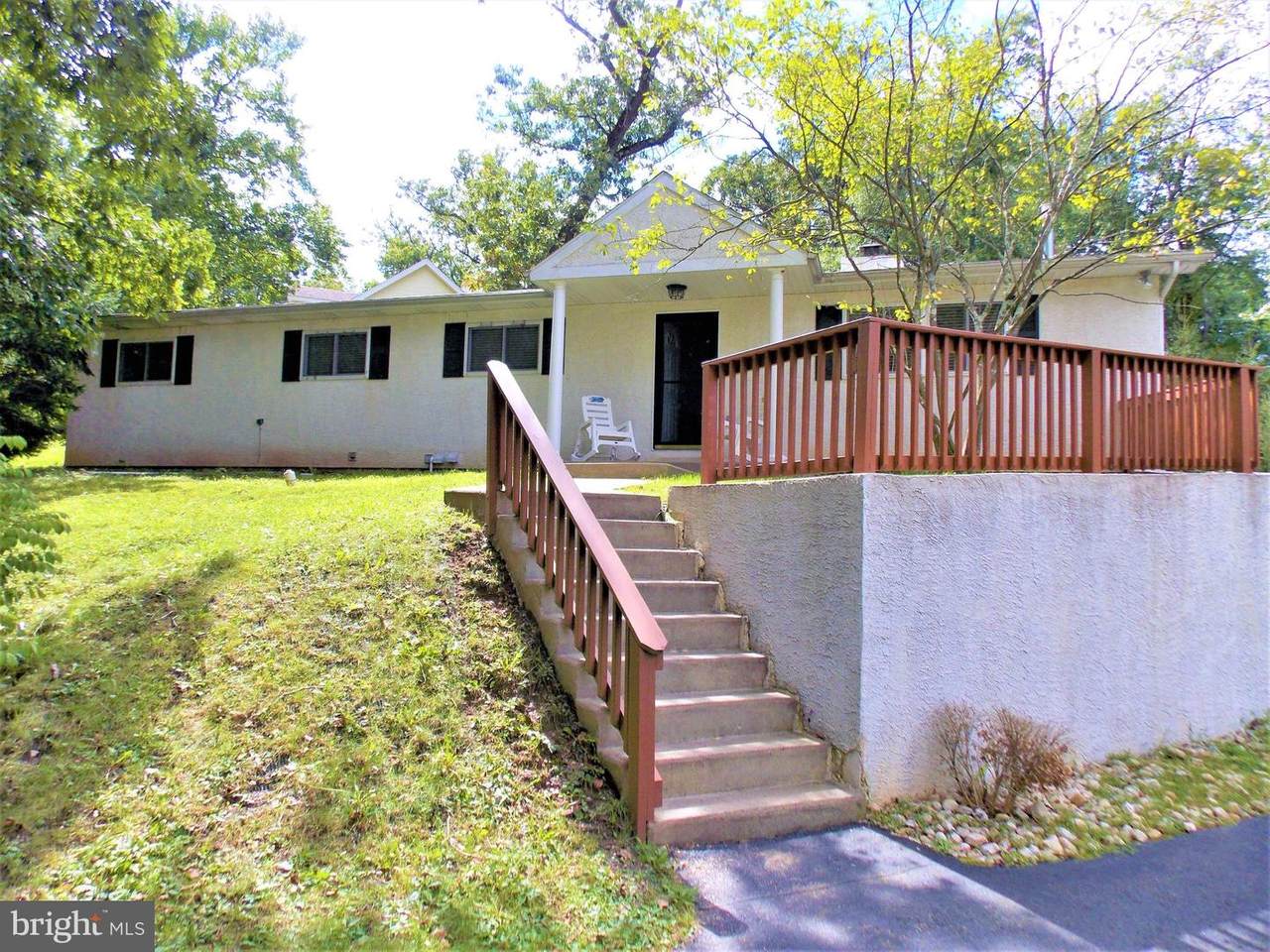 321 8TH Avenue - Photo 1