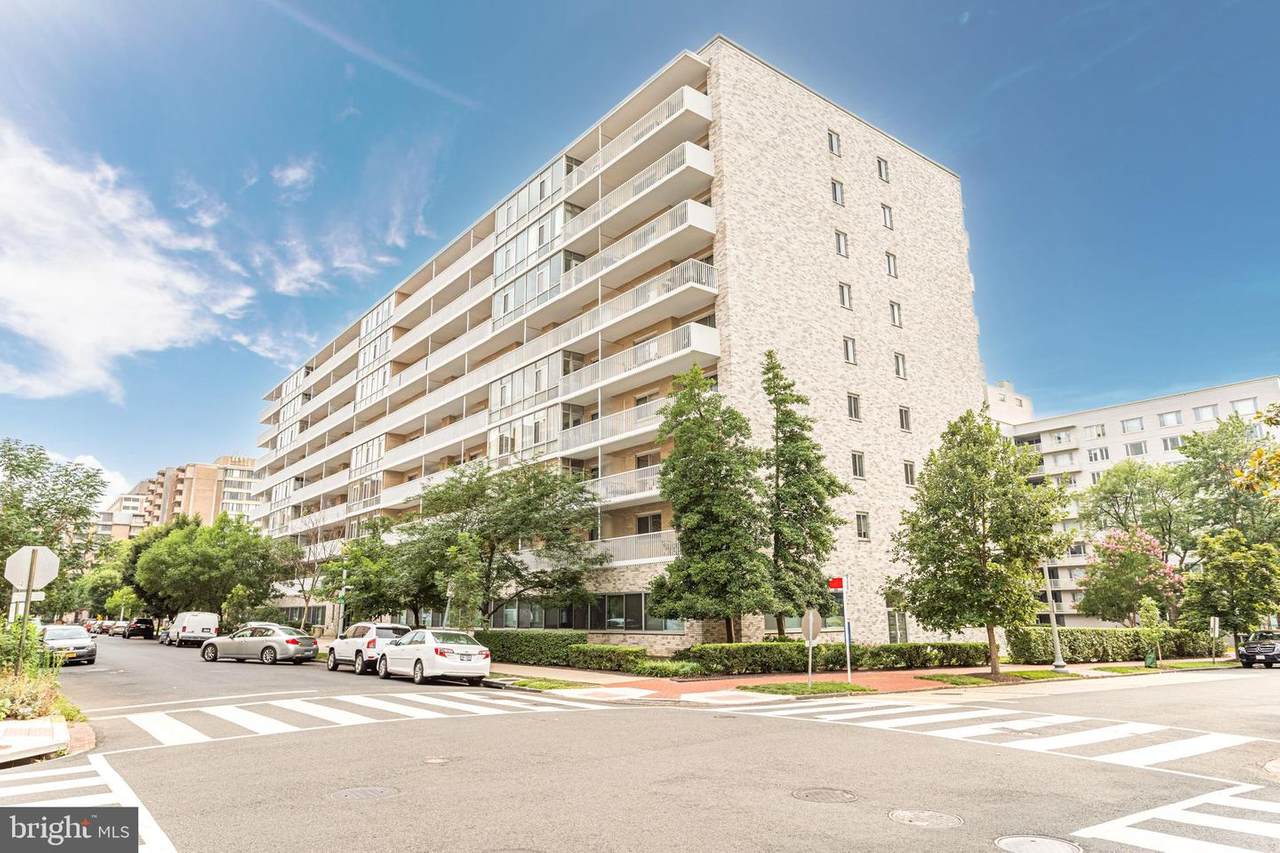 730 24TH Street - Photo 1