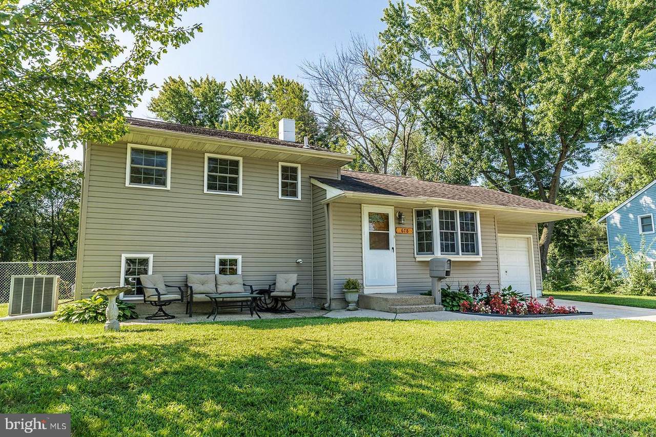 678 Montclair Avenue - Photo 1