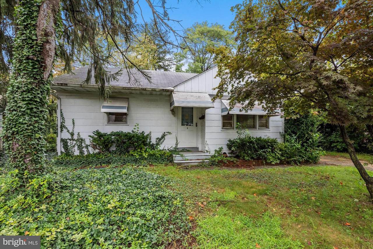 9 Woodbine Avenue - Photo 1