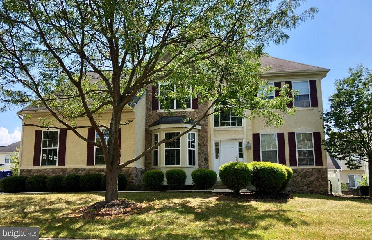 19 Ridgewood Drive - Photo 1