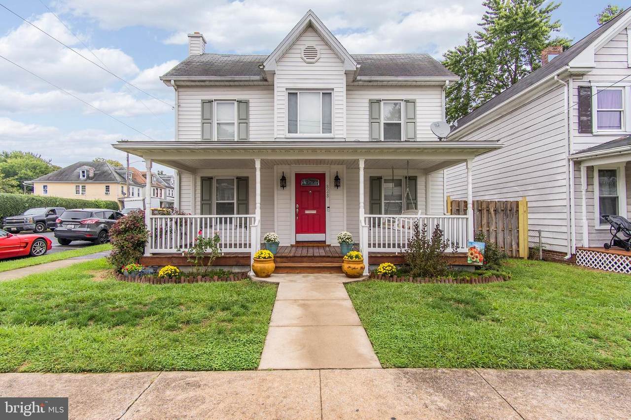 828 Salem Avenue - Photo 1