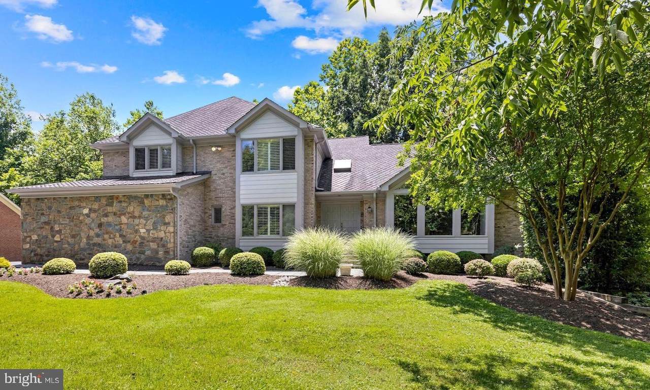 10520 Macarthur Boulevard - Photo 1